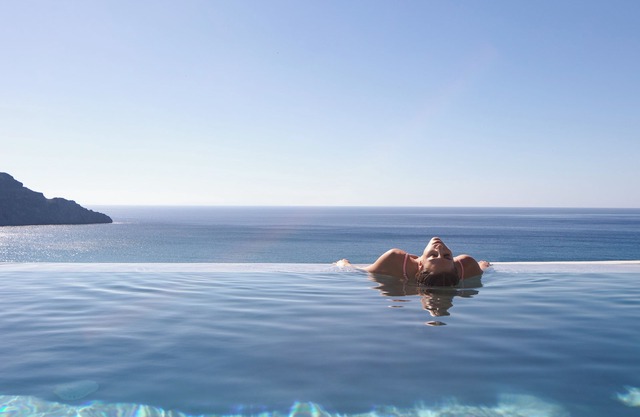 Your Hestia away from home: Elegant 6BR Villa