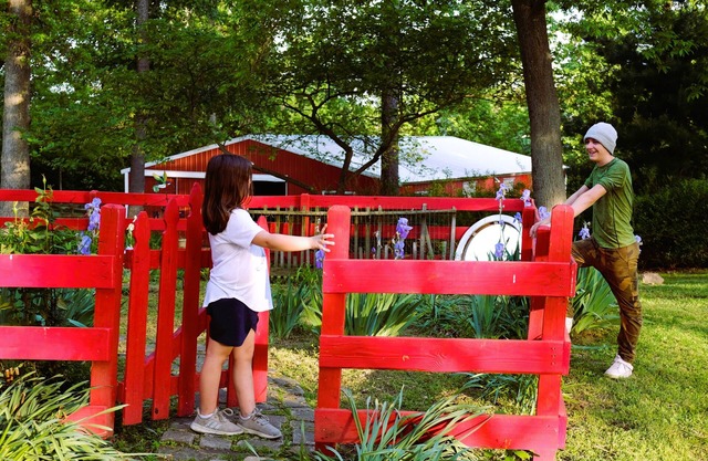 "Your Hilltop Haven: Embrace Bentonville & NWA's Vibrant Epicenter!"