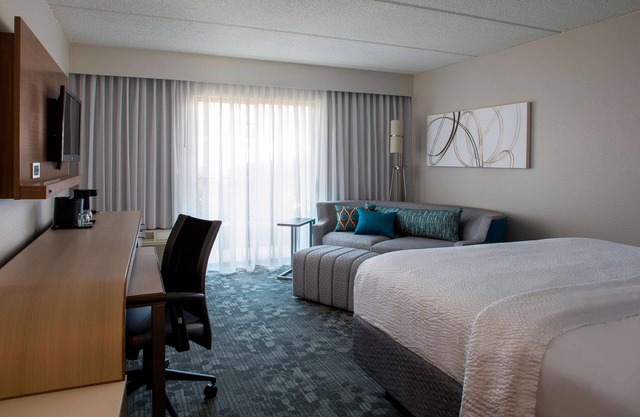 Your Home Away From Home! Pets Allowed, Onsite Swimming Pool, Free Parking
