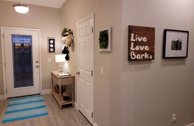 Your Home Away from Home In Orlando, Florida! Pets Welcome!