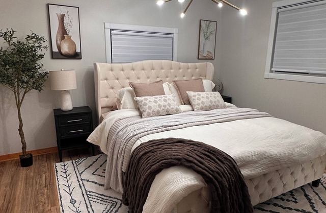 Your Home Away from Home in Friendship – 3 Bedrooms, Fireplace & More!