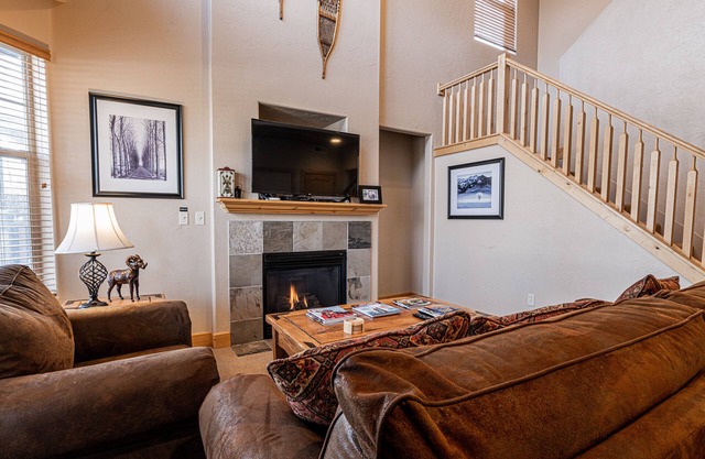 Your Ideal Retreat in Vibrant Newpark! Next to Trails, Shopping, Dining!