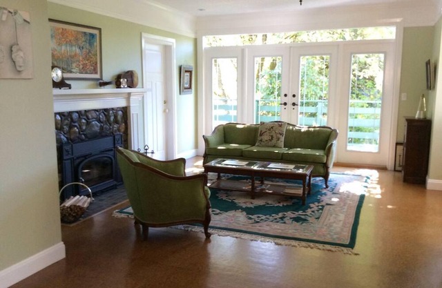 Your mini-Estate in Comox