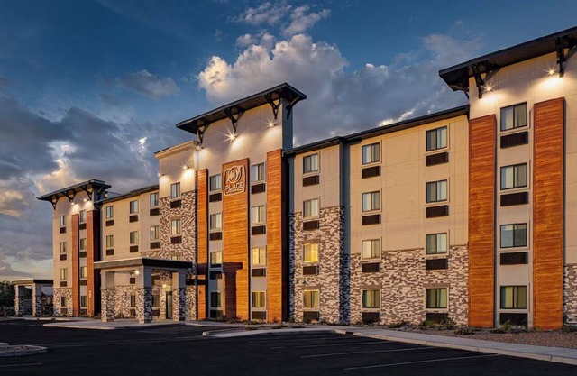Your Tucson Stay – 2 Rooms Close to Trails & Dining
