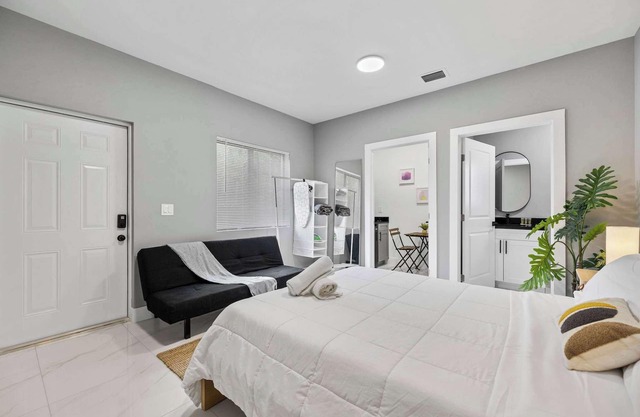 Your Wynwood Gateway Studio