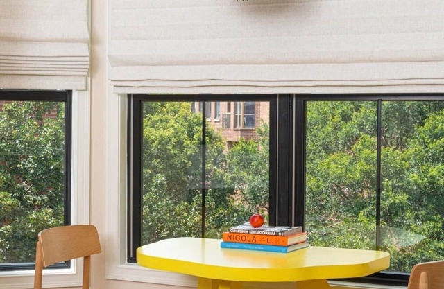 Yowie - Suite 303 Stunning Corner King