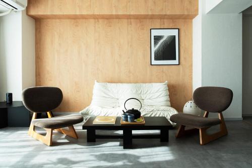 Zen apartment in central Tokyo