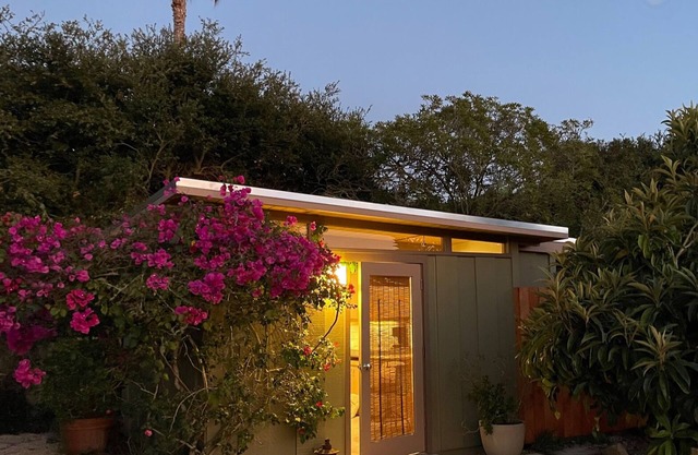 Zen Cottage in paradise. Indoor-outdoor serenity.n