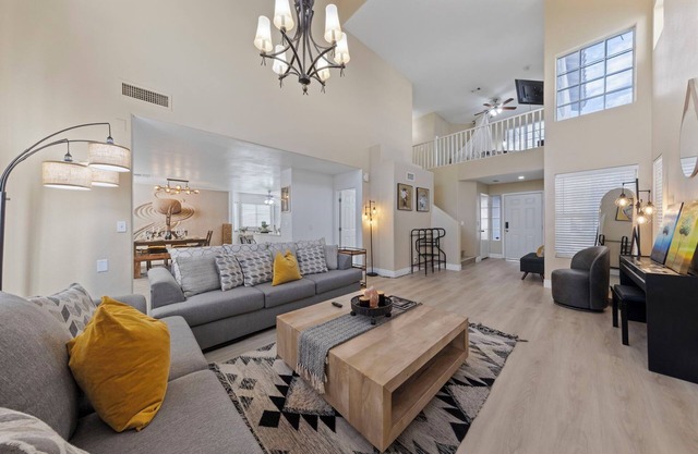 Zen- newly remodeled in the HEART of Las Vegas