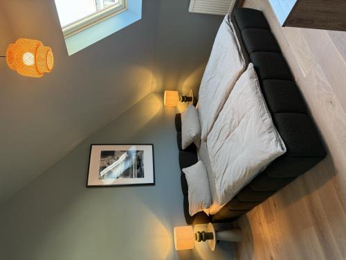 Zentrales Dachgeschoss-Apartment Augustenstraße
