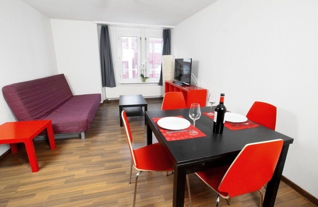 ZH Blueberry lV - Oerlikon HITrental Apartment