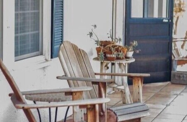 Zinfandel Suite Sequoia View B&B