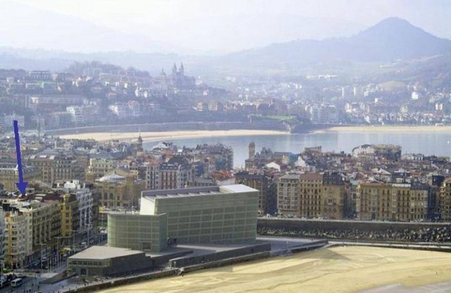ZURRIOLA SURF BEACH. Optional parking. ESS00856