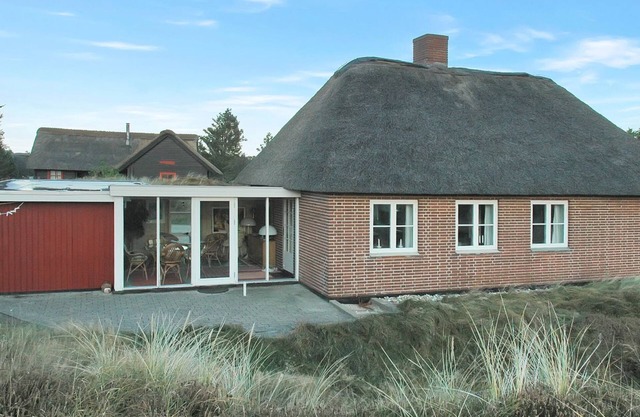 "Zuzan" - 500m from the sea by Interhome