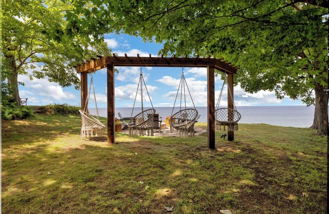 Zzz's by the C: Autumn Bliss – Apple Cider, Bonfires & Breathtaking Views!