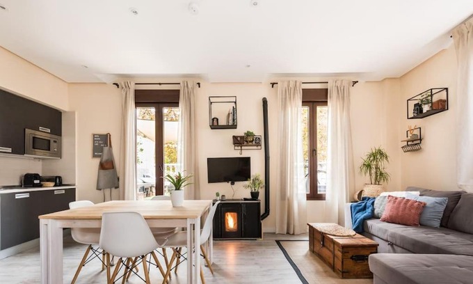 Alcala de Henares Apartment | Ático con terraza y chimenea junto a Universidad