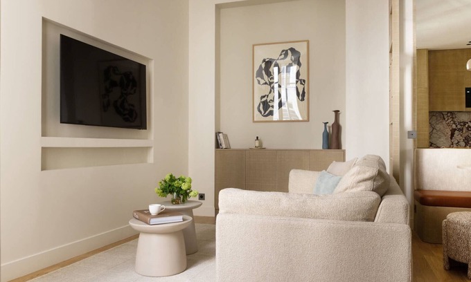 Madeleine Apartment | Élysée Collection V by onefinestay