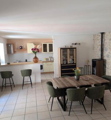Vallon-Pont-d'Arc House | Évasion vigneronne, jolie maison de village en pierre