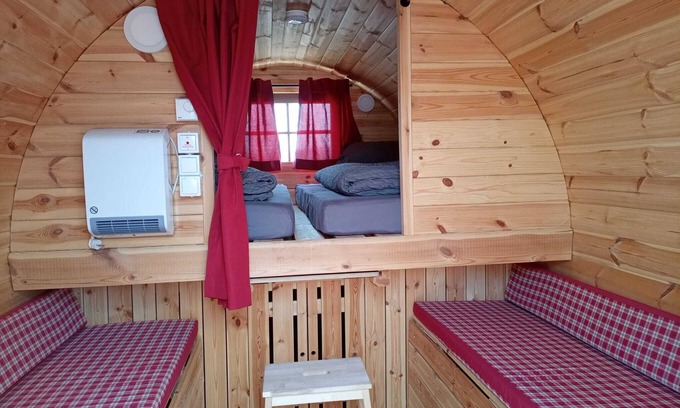 Kirchenlamitz Apartment | Übernachtungsfass - Kleines Fass mit Kleiner Terrasse
