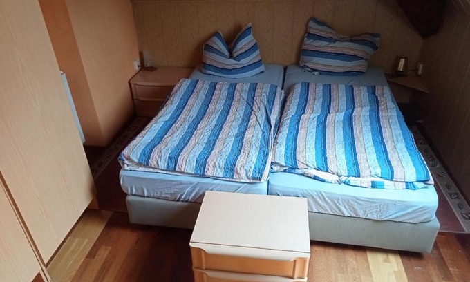 Schlettau Apartment | Übernachtungszimmer 1