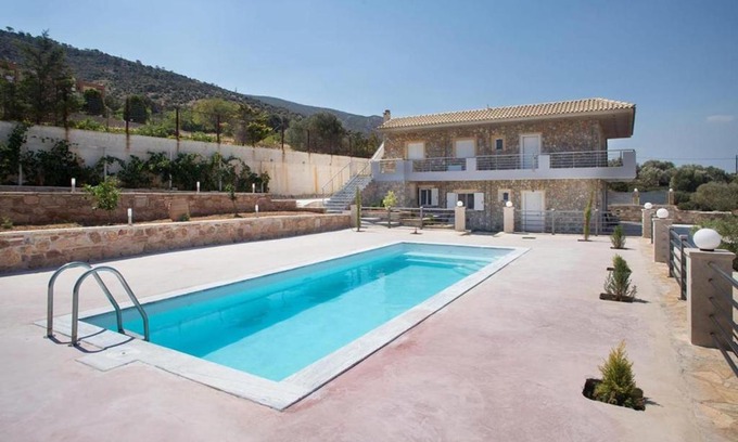Saronikos Villa | Βίλα με πισίνα