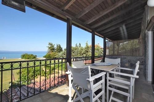 Polichrono Villa | Ελιά Studio in Ktima Gerostathi