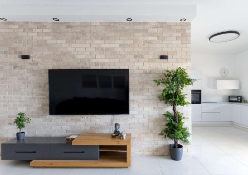 Kiryat Ata Apartment | פנטהאוז העצמאות