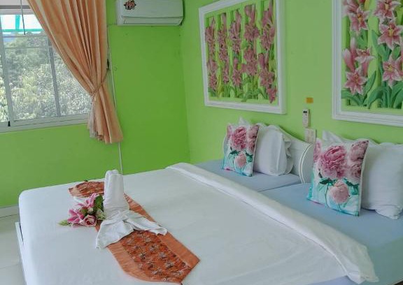 Sarika Hotel | อุ่นเรือน รีสอร์ท