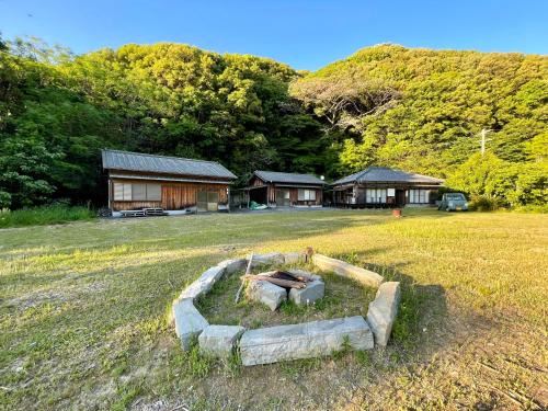 Otsuki House | ビーチアクセス20秒のプライベートスペースで焚き火とバーベキューが出来る1日1組貸切宿