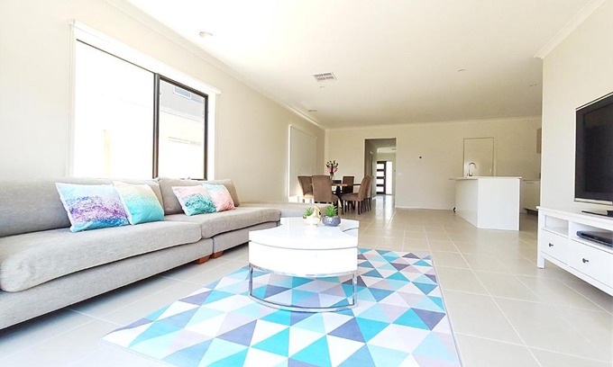 Williams Landing Villa | 公园别墅Waterfront Garden Retreat Family House 2mins to TownCentre Williams Landing Melbourne