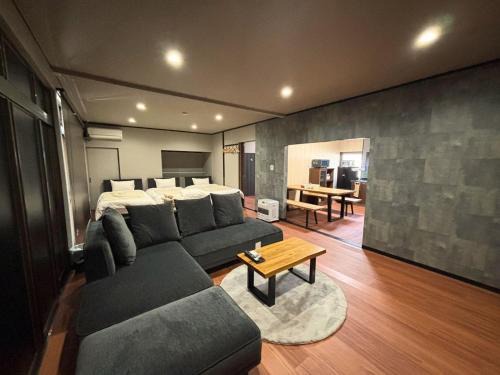 Nishihara Apartment | 空港の郷