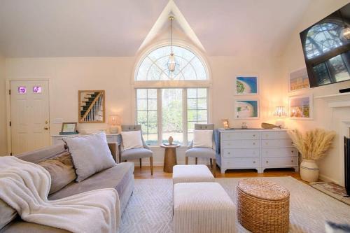 Northwest Harwich House | 0 4 Miles to Grey Neck Beach Dog Friendly