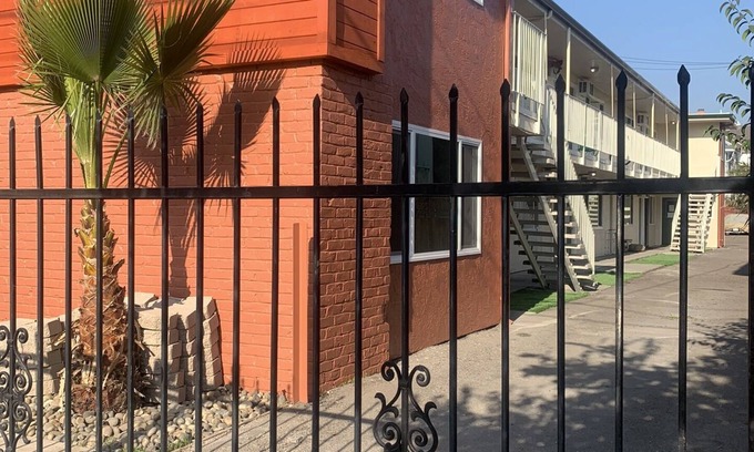 Civic Center Apartment | 0.4 Miles to Stockton Arena,0.4 Miles to Memorial Civic Auditorium, Free Parking