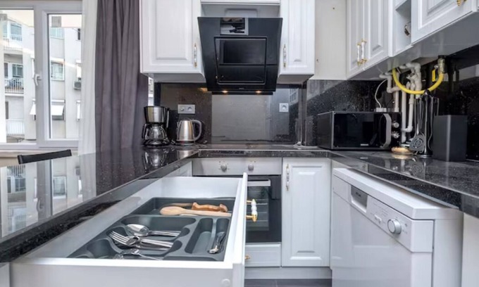Kabatas Apartment | 0052 - Cihangir modernly designed, cozy new flat.