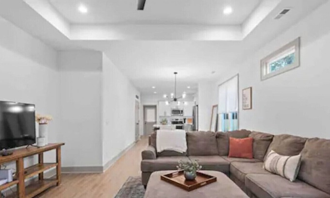 Chattanooga House | 01) Downtown/Hot Tub/Unlimited Parking