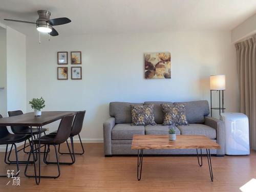 McCully - Moiliili Apartment | 05 FREE Parking 10 min beach 2br-Waikiki Ala Moana