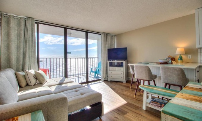 Wilmington Beach Apartment | 0611 Endless Horizon by Atlantic Towers