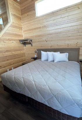 Valle Ski Chalet | 064A Brand New Peaceful Chalet with Loft & King Bed near Grand Canyon South Rim