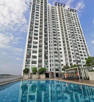 Bukit Indah 2 Apartment | 0803 Family Suites Bukit Indah TVbox Wifi Games Toy