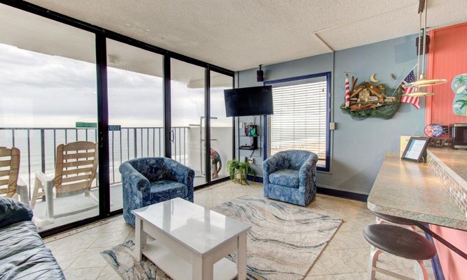 Wilmington Beach Apartment | 0914 Changes In Attitude by Atlantic Towers