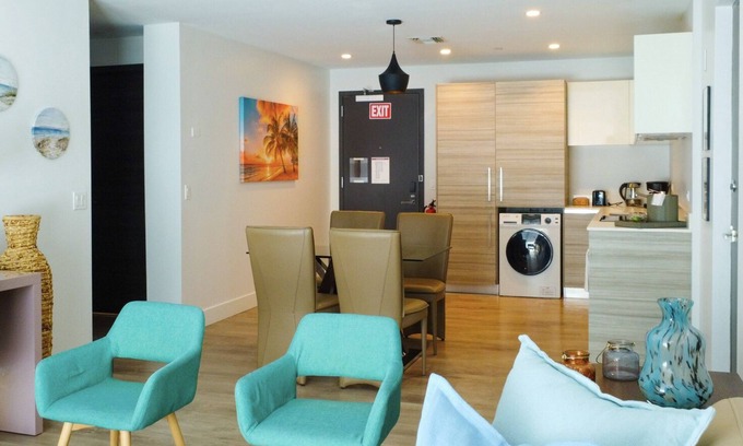 Hollywood Lakes Condo | 1/1 AMAZING Condo /Few Steps to the BEACH!/Rooftop POOL/PET Friendly!