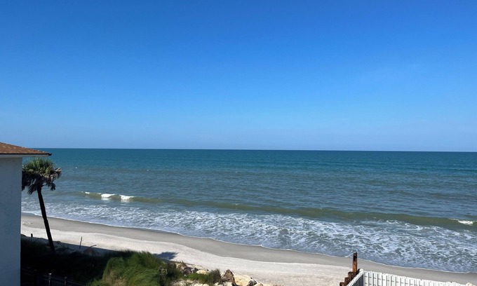 South Patrick Shores Condo | 1/1 Ocean View Condo at Sandpiper. Watch rocket launches from the balcony!