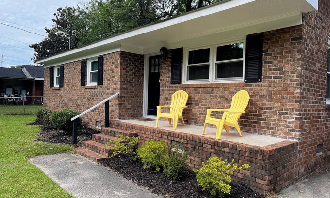 Greenville House | 1.2 Miles from ECU Campus just off 10th, Fully equipped 3Bed/2Bath House.