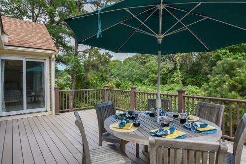 East Orleans House | 1 6 mi to Nauset Beach