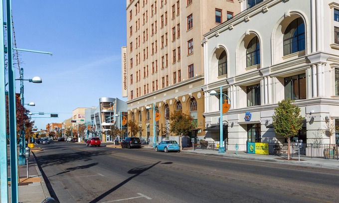 Raynolds Addition House | 1,800 sqft Down Town Condo