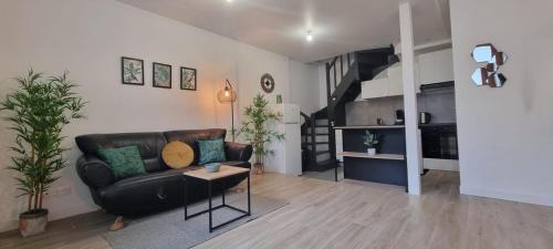 Mantes-la-Jolie Apartment | 1- appartement duplex 44 m2