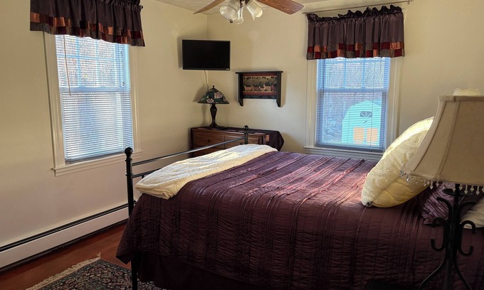 Millbury Apartment | 1 bdrm, Central Worcester/Boston, Qeen Anne at the Ellen Elizabeth Estates