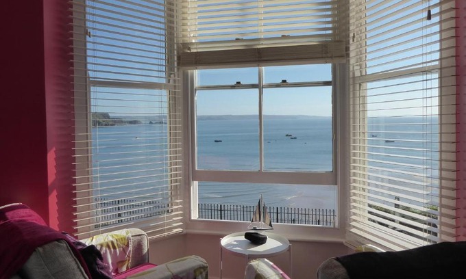 Tenby Apartment | 1 Beachtop Court