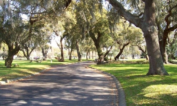 North Litchfield Beach Condo | 1 bed, 1 bath Renovated Lake-View End Unit at Litchfield by the Sea