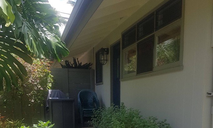 Kaneohe Apartment | 1 Bed apartment AC TempurPedic California King